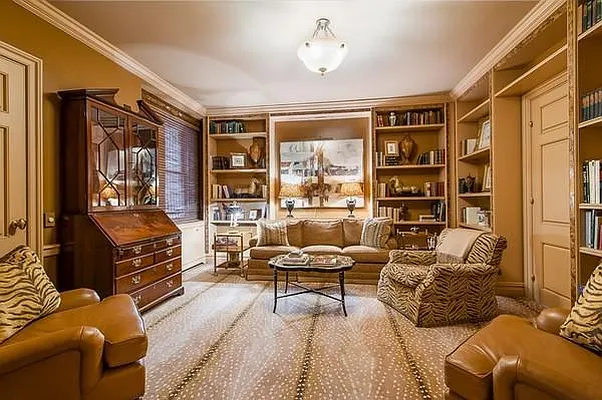 Sold by Sloane Square | media 4