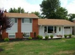 365 Country Hills Dr, North Huntingdon, PA 15642
