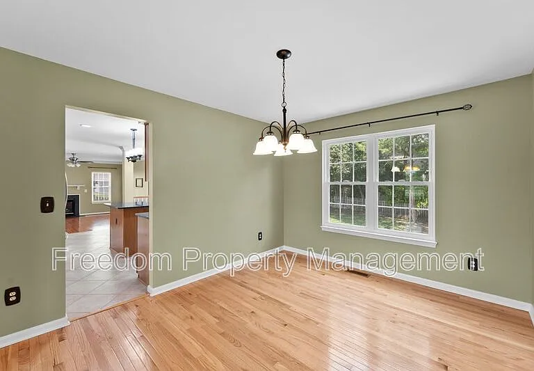 9140 Worthington Dr — Photo 17
