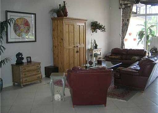 3rd image of 10702 Greenbriar Villa Dr