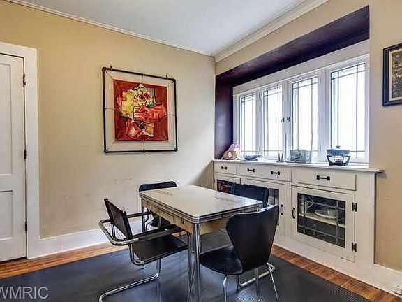 4th image of 1449 Genessee St SE