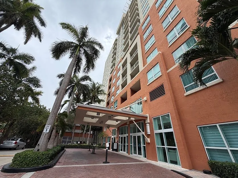 1 bed, 726 sqft, $2,550 — Photo 1