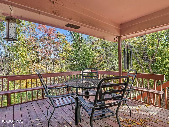 4th image of 2544 Lexington Dr