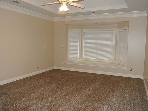 Master Bdm/Bay Window