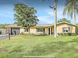 433 Castle Rd, Naples, FL 34119