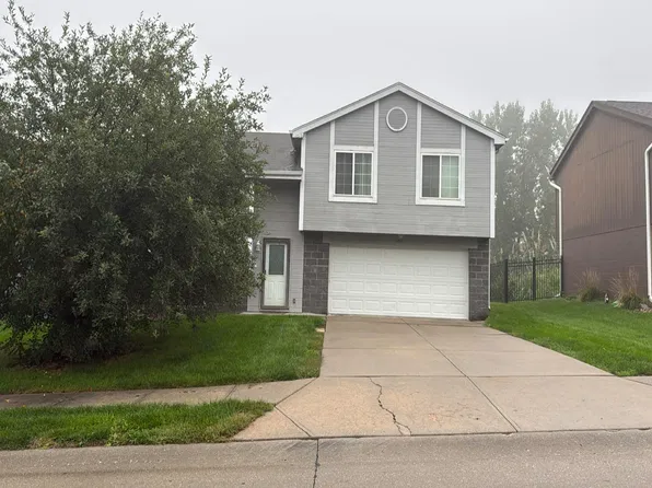 7975 Bondesson St, Omaha, NE 68122