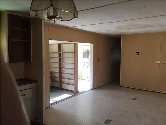 5th image of 45711 Pine St