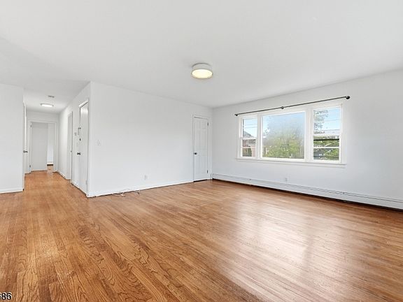 5th image of 15 Monroe Pl #2