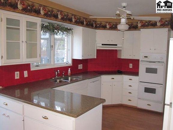 5th image of 404 Crescent Blvd