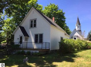 17184 4th St, Arcadia, MI 49613