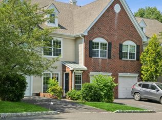 3 Clark Ct, Basking Ridge, NJ 07920