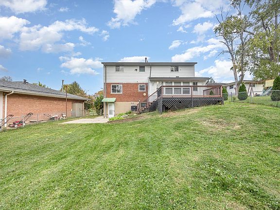 2nd image of 6893 Newbridge Dr