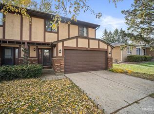 1995 Monday Dr, Elgin, IL 60123