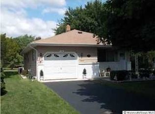 17 Scarborough Pl, Toms River, NJ 08757
