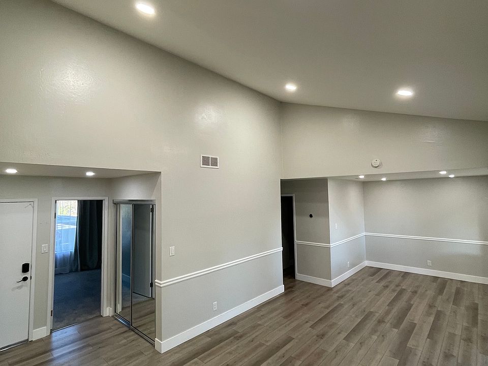 1st image of 355 Parkview Ter