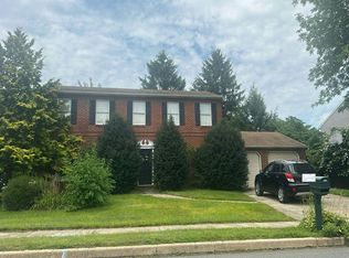 1514 Singer Rd, Wyomissing, PA 19610