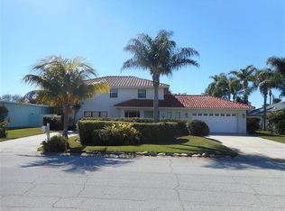 27 Fairway Dr, Cocoa Beach, FL 32931