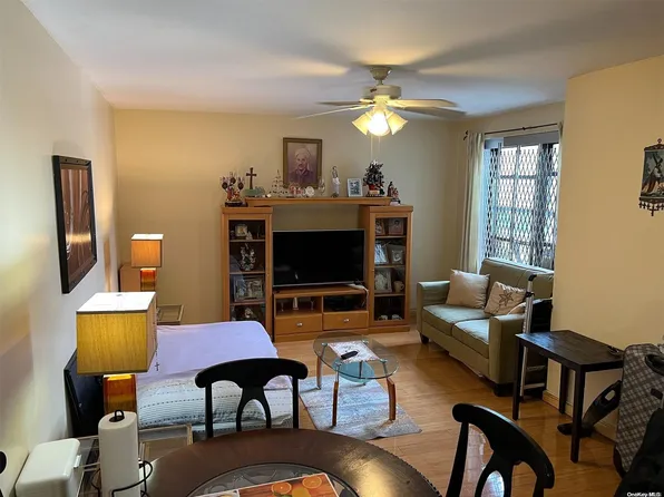 44-21 Macnish Street #4D, Elmhurst, NY 11373