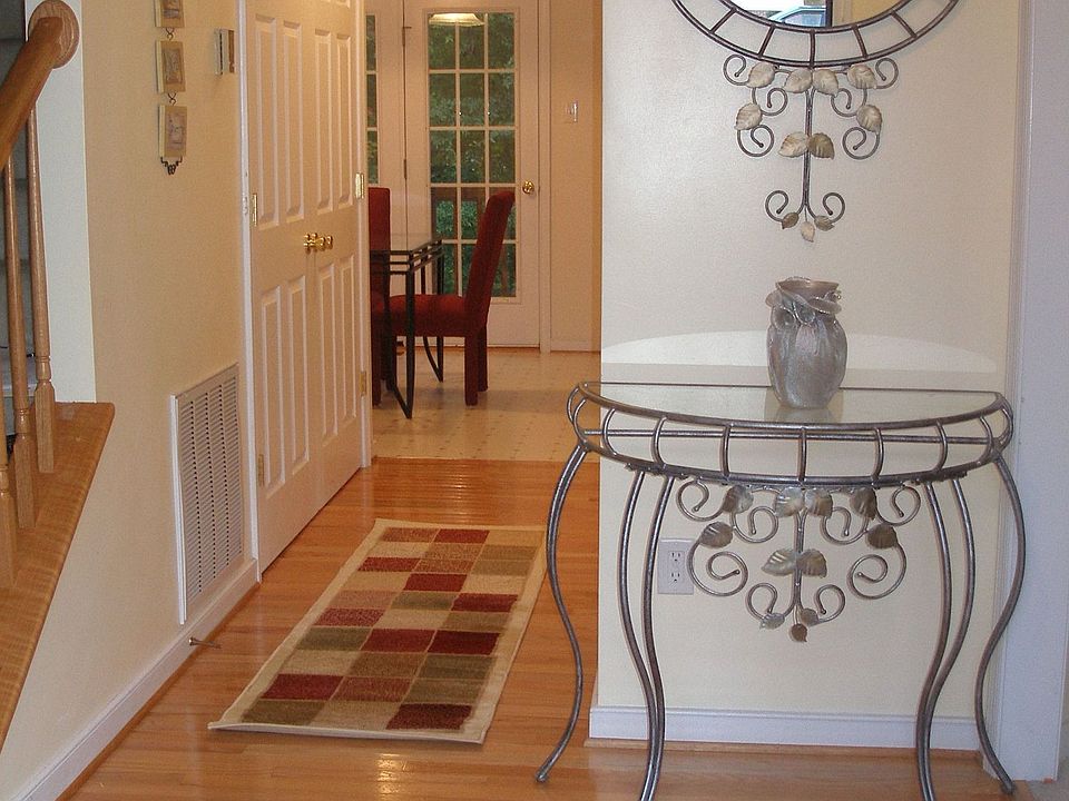Hardwood Foyer & Half Bath