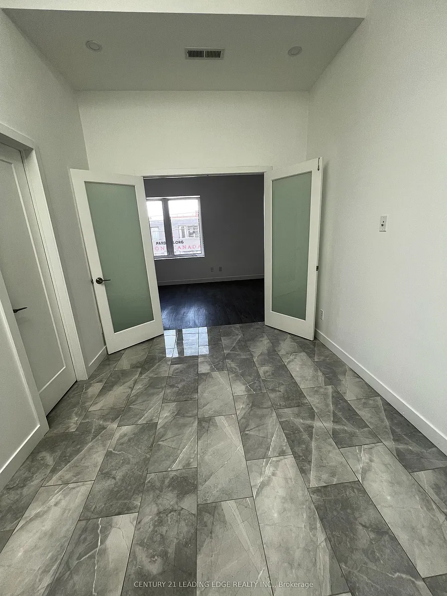 Building Photo - 1375 Bathurst St #B