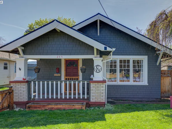 235 E Hereford St, Gladstone, OR 97027