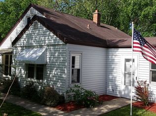 W272N2543 Apple Tree Ln, Pewaukee, WI 53072