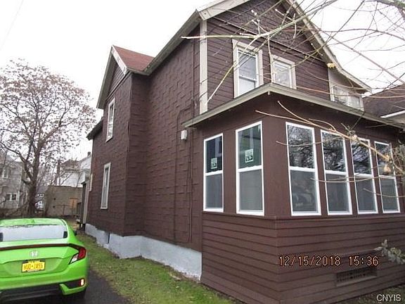 3rd image of 110 Helen St