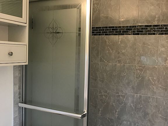 5th image of 15547 Cohancy St