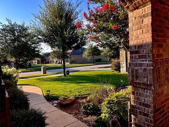 3rd image of 6361 Paragon Dr