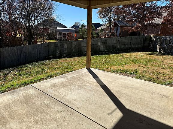 3rd image of 505 Buffalo Gap Dr
