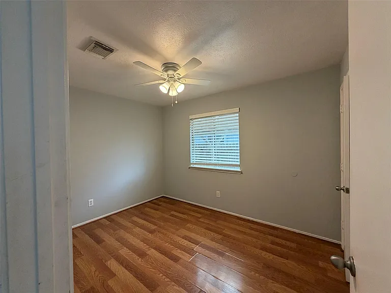 7427 Briargate Dr — Photo 14