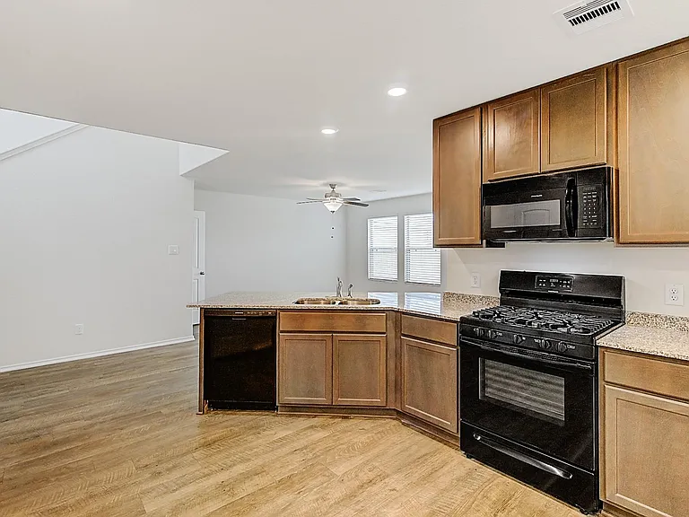 9458 Laiden Creek Trl — Photo 4