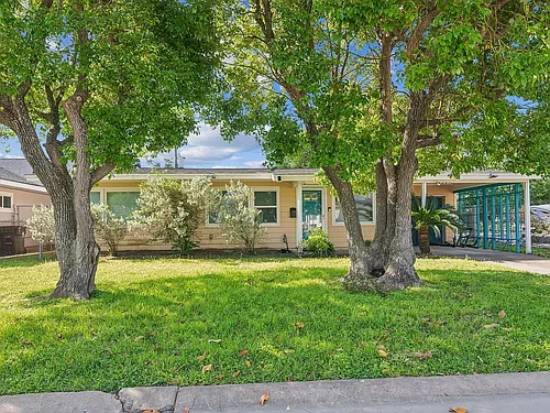 105 Water Dr Photo 1