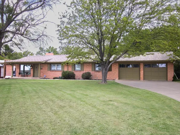 1330 Prairie Dr, Dalhart, TX 79022