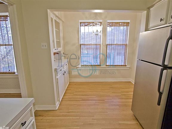 4th image of 1315 Kavanaugh Blvd