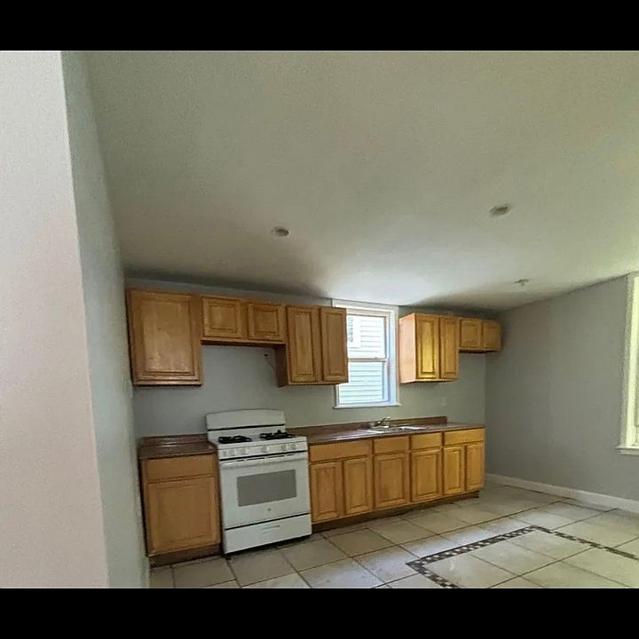 1st image of 157 Hobson St #2L