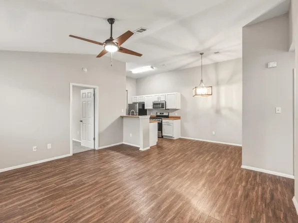2302 Fuzz Fairway APT A, Austin, TX 78728