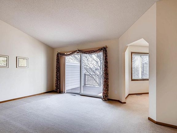 2nd image of 6835 Jenny Ln