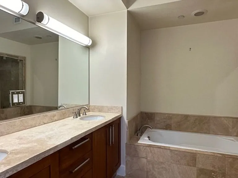 2020 Holly Dr #14 — Photo 31