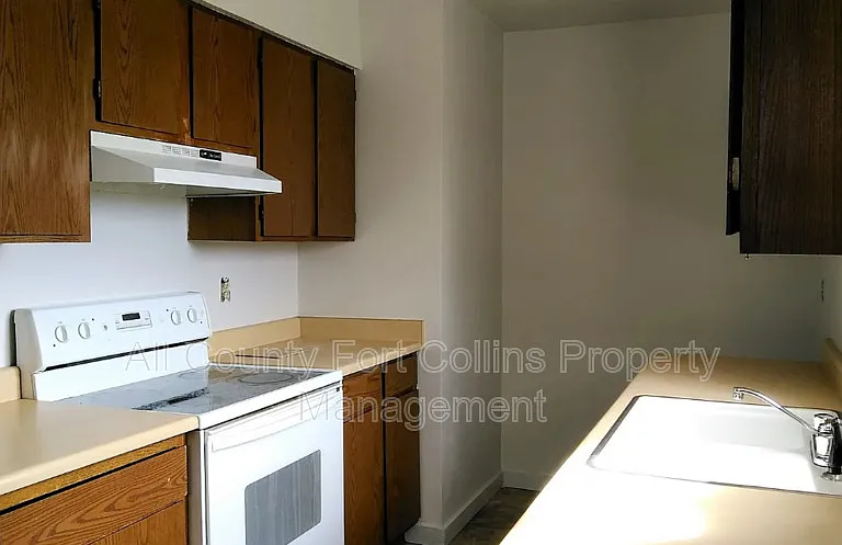 1200 Sugarpine St #B — Photo 4