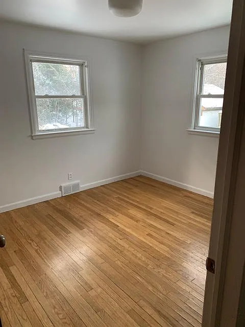 2 bed, 1000 sqft, $2,000 — Photo 2