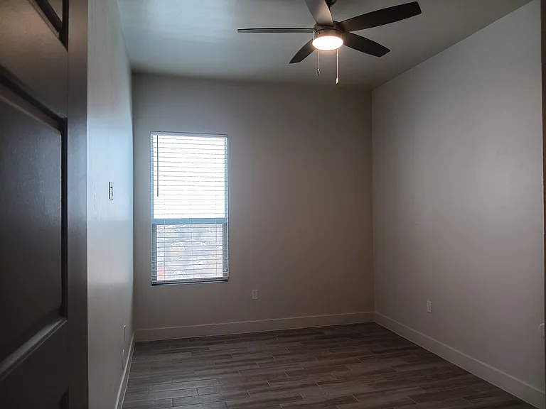 824 Durham Way — Photo 27