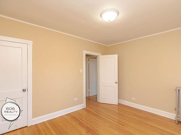5th image of 3244 Oak Park Ave APT 6