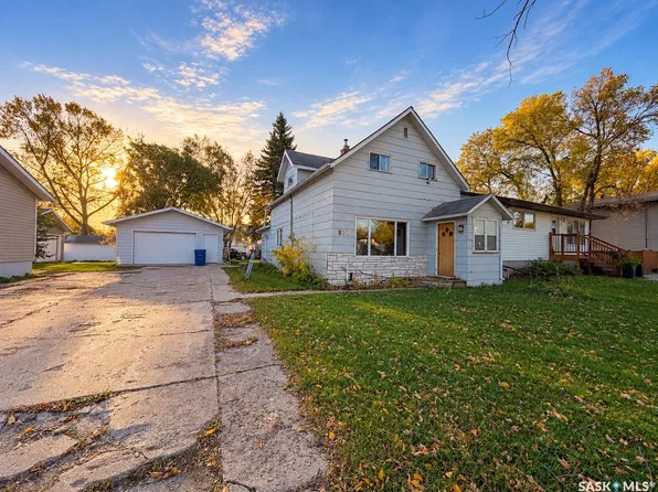 811 McNaughton Street, Moosomin, SK S0G 3N0