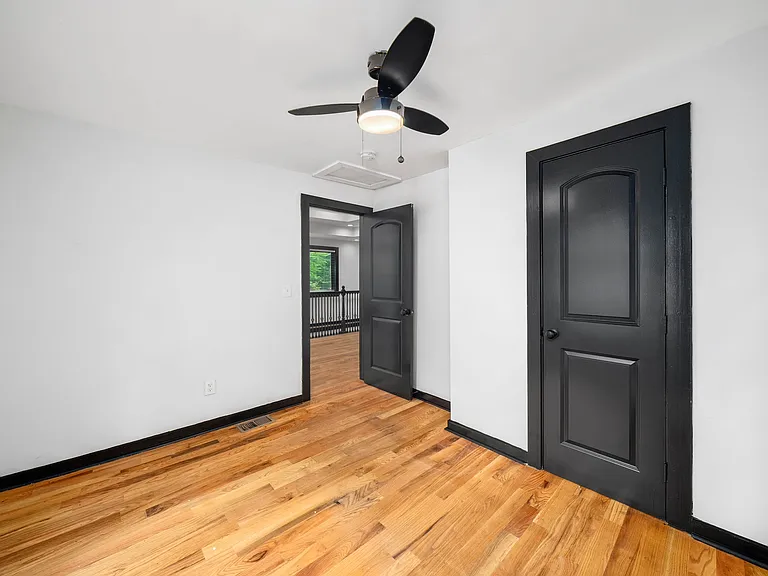 380 New Jersey Ave NW — Photo 9