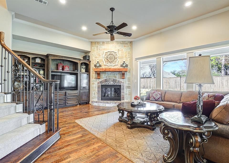 1st image of 1613 Willow Glen Ct