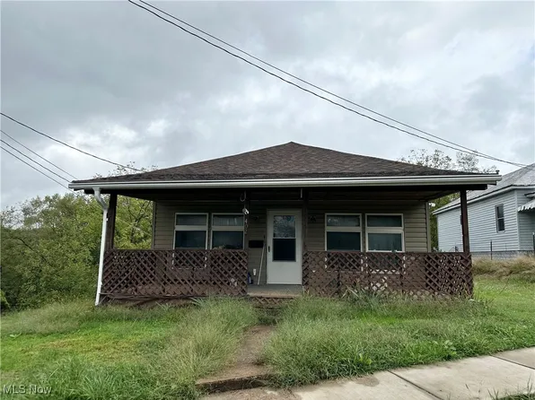 402 Park Dr, Pennsboro, WV 26415