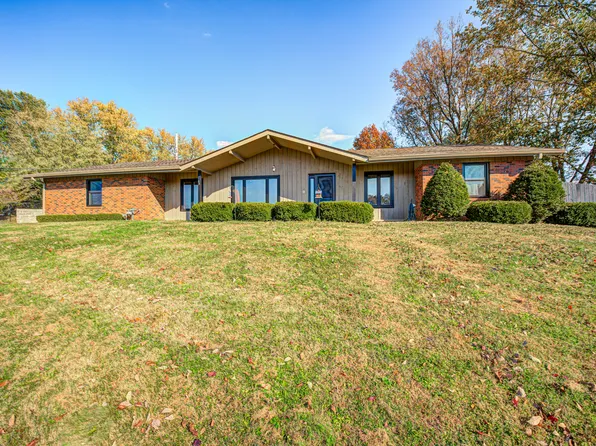 89 Hillview Dr, Martinsville, IN 46151