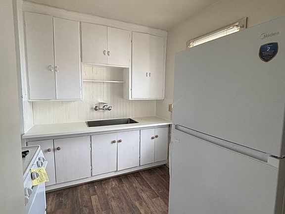 2nd image of 19351 Lake Shore Blvd APT 5