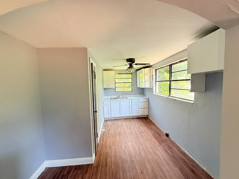 1221 Maple St — Photo 32